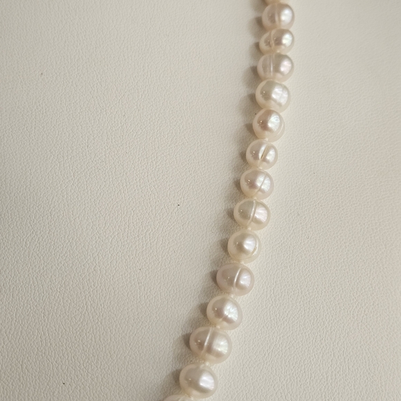 Vintage Pearl Necklace Genuine Freshwater Single Strand White Pearl 24-inch Long - Picture 5 of 9